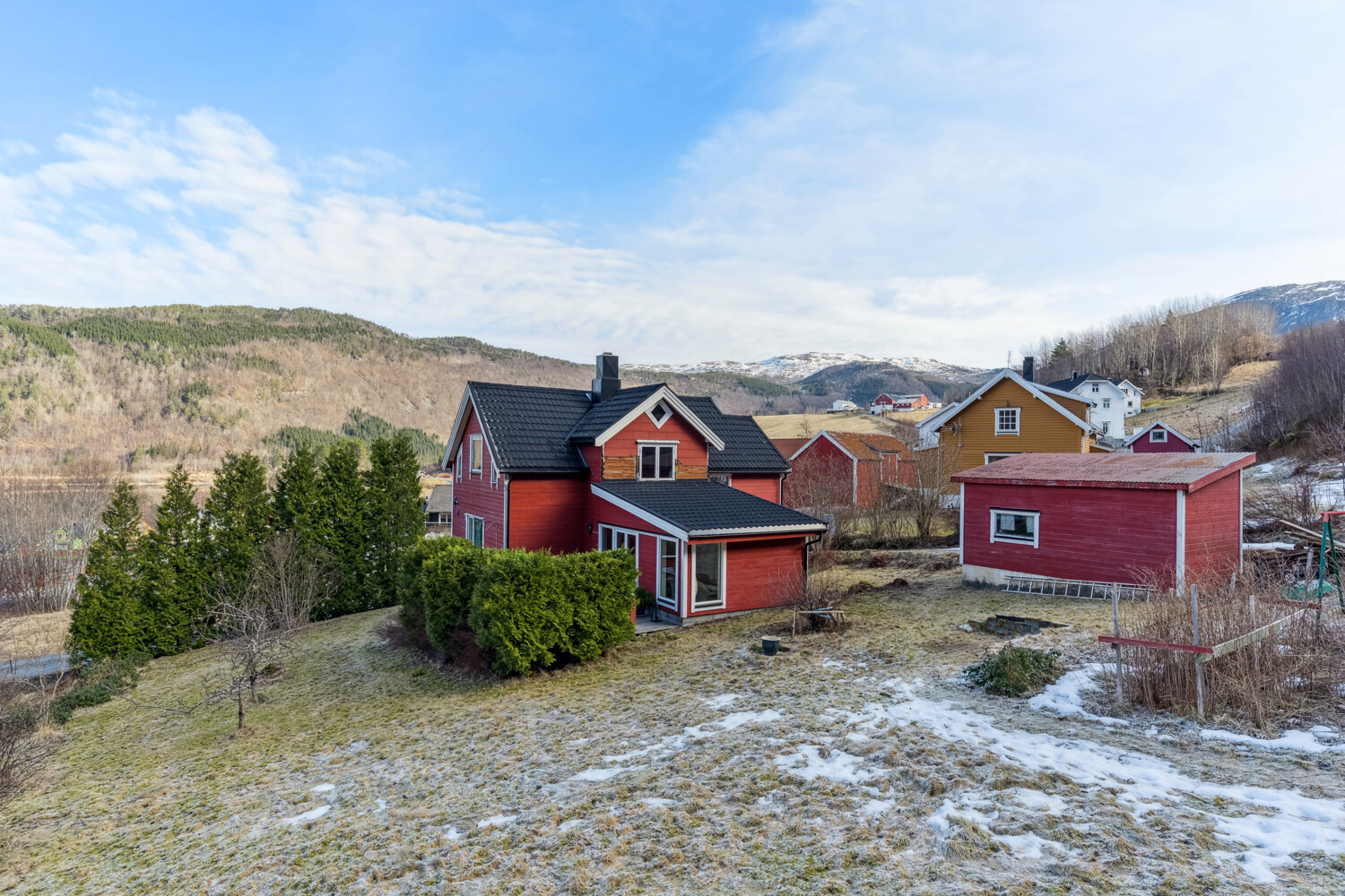 Bilde 2 av Hjeldnesvegen 35